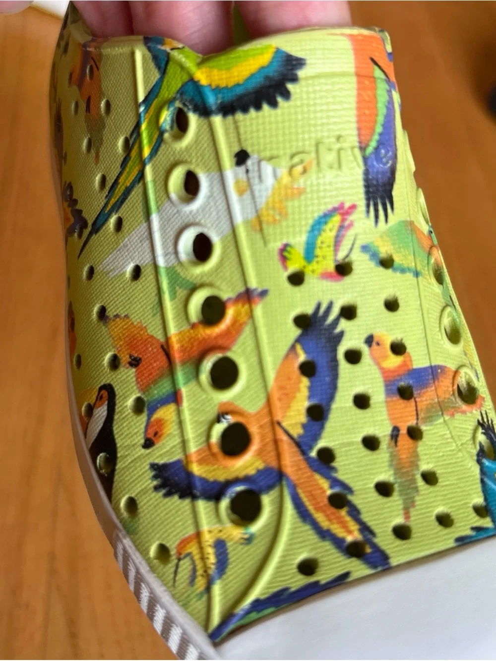 Native Jefferson Sugarlite Shoes Celery Green parrot motif Toddler Boys Girls C9